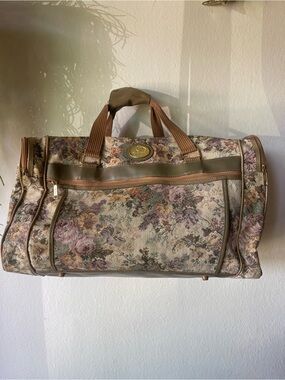 Vintage Floral Tapestry Travel Duffle with Olive Trim